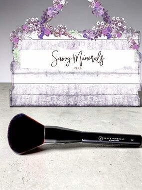 Young Living Essential Oils Savvy Minerals Veil Powder Brush NWT
